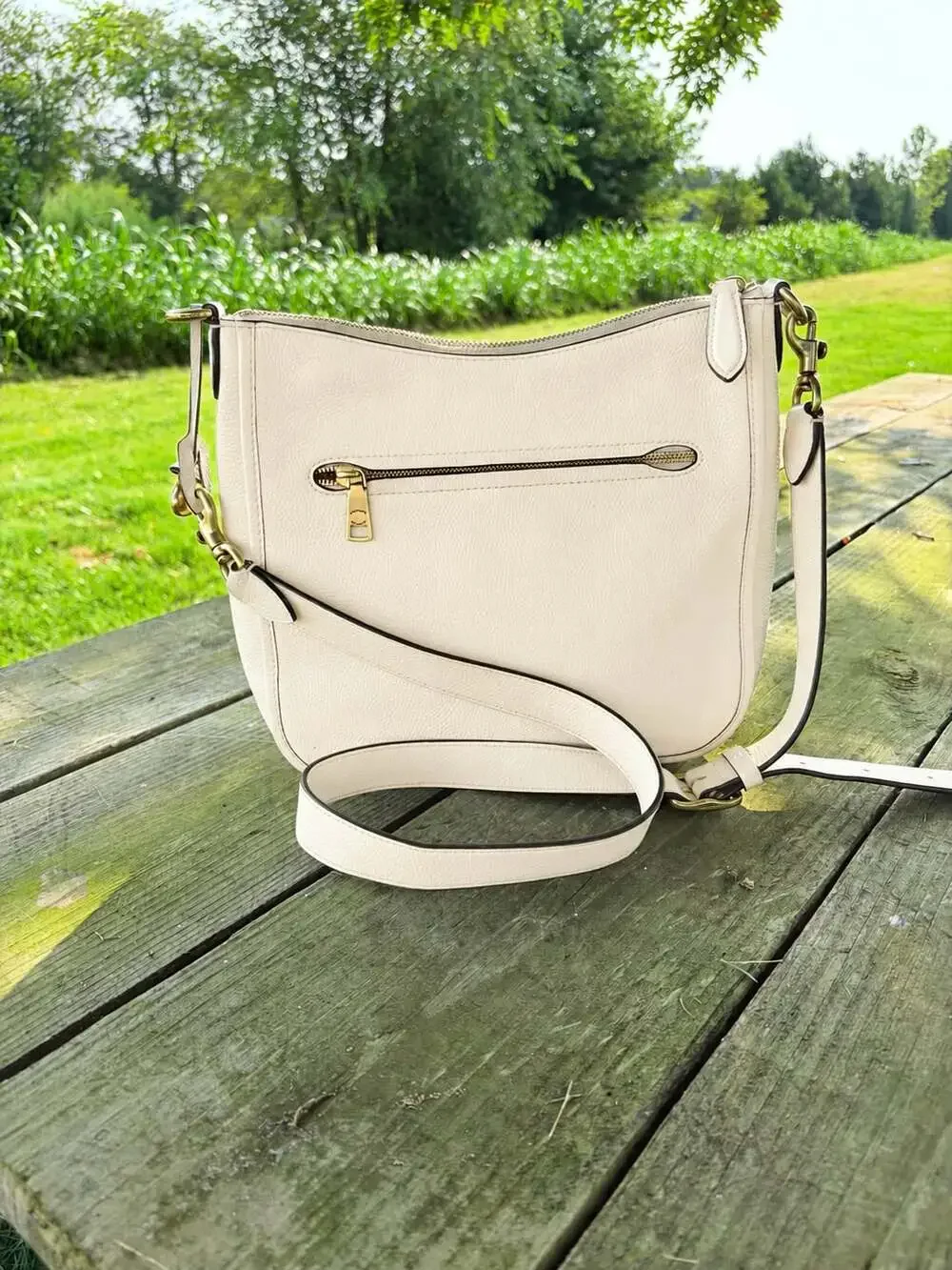 Coach Chaise Crossbody Bag – Cream/Ivory Pebbled Leather 🤍